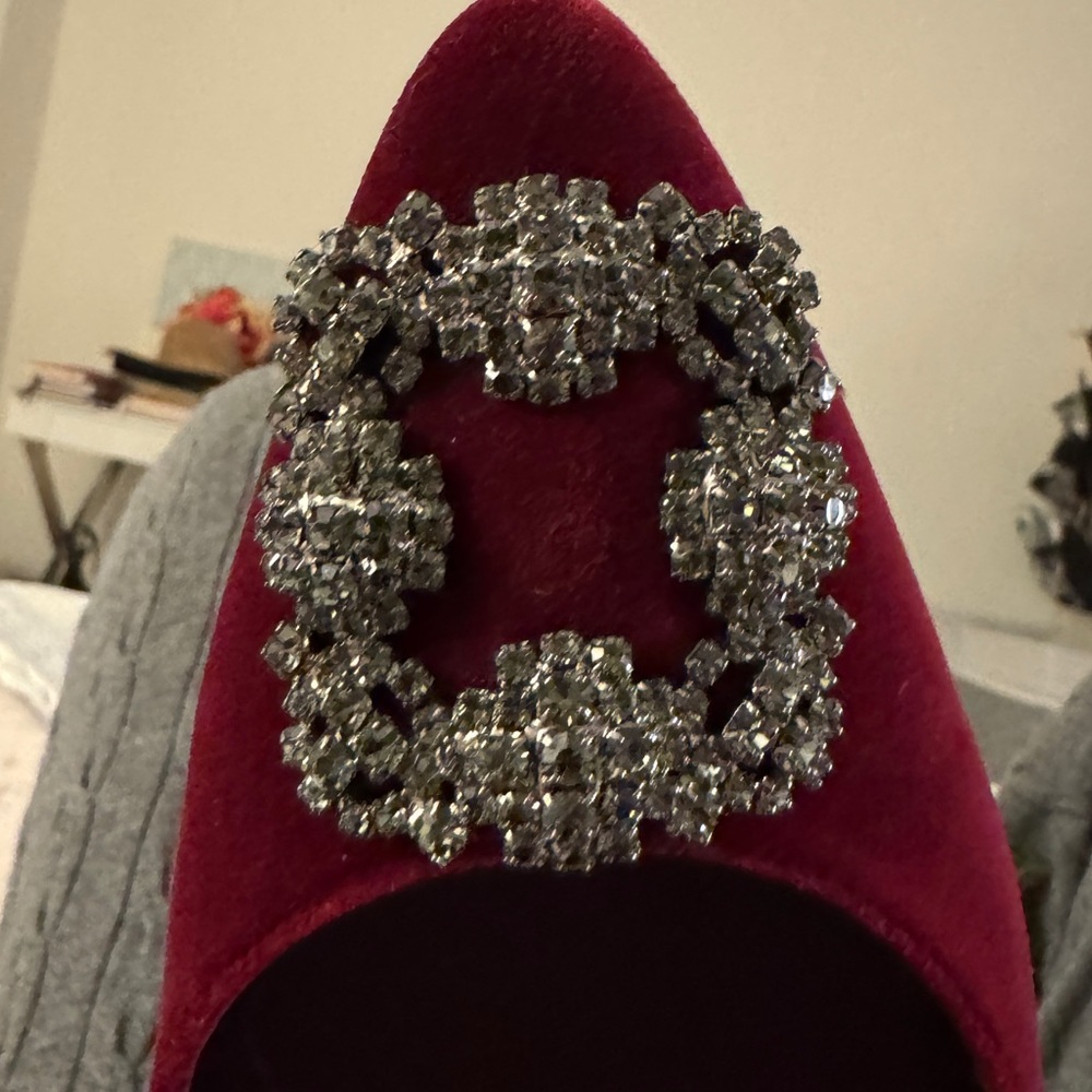 Manolo Blahnik Hangisi Burgundy Velvet Flats - Picture 6 of 7